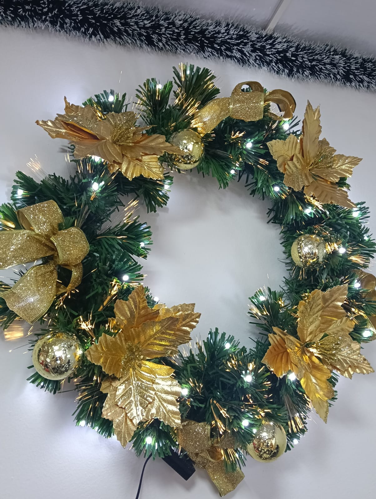 corona nevado con berrys y piñas / casas blancas ref. tq2302 60 corona nevado con berrys y piñas / casas blancas ref. tq2302 60