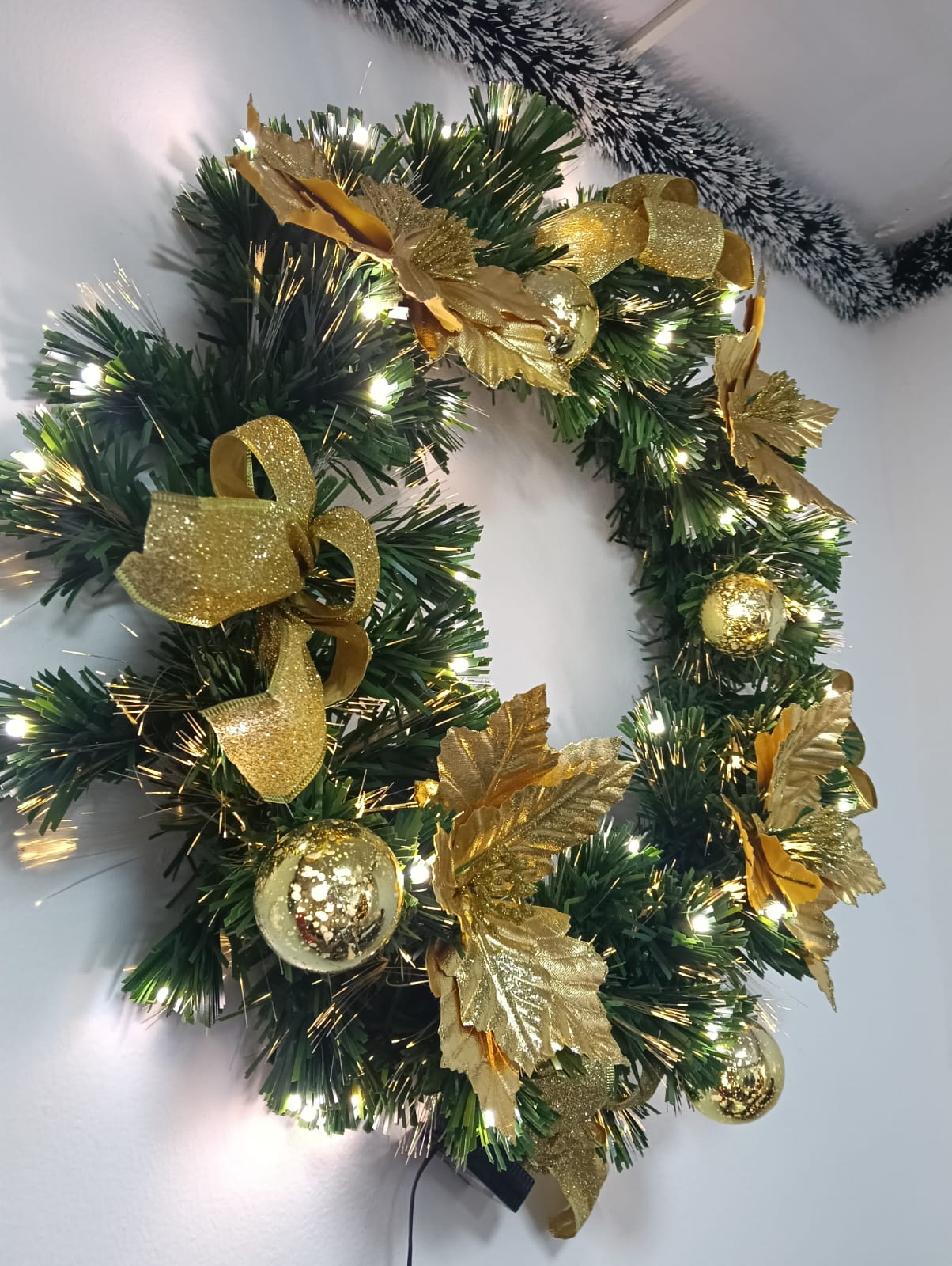 corona nevado con berrys y piñas / casas blancas ref. tq2302 60 corona nevado con berrys y piñas / casas blancas ref. tq2302 60